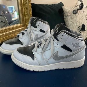 Air Jordan’s mids
